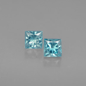 カラットの天然ブルージルコン（3.6×3.5 mm・四角）
