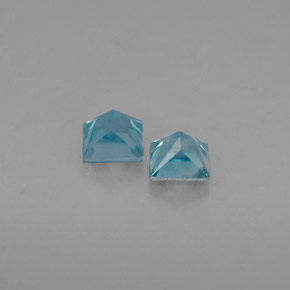 カラットの天然ブルージルコン（3.6×3.5 mm・四角）