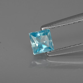 0.38カラットの天然ブルージルコン（3.7×3.5 mm・四角）