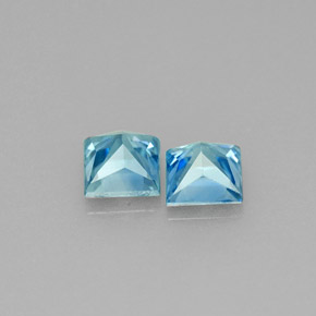 カラットの天然ブルージルコン（3.9×3.8 mm・四角）