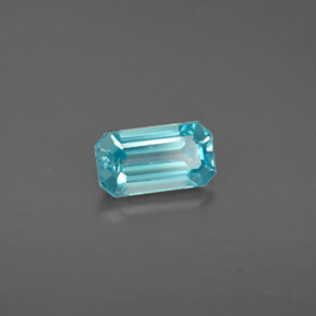 0.88カラットの天然ブルージルコン（6.6×3.6 mm・エメラルドカット）