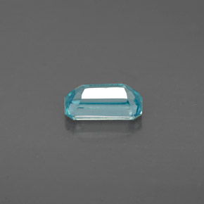 0.88カラットの天然ブルージルコン（6.6×3.6 mm・エメラルドカット）
