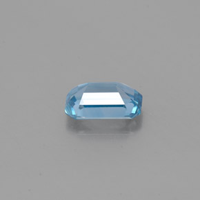 0.78カラットの天然ブルージルコン（6×3.9 mm・エメラルドカット）