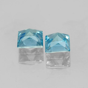 カラットの天然ブルージルコン（4.1×4 mm・四角）