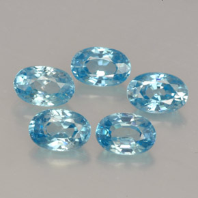 カラットの天然ブルージルコン（6.1×4 mm・オーバルカット）
