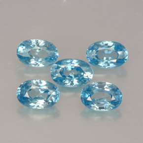 カラットの天然ブルージルコン（6.1×4 mm・オーバルカット）