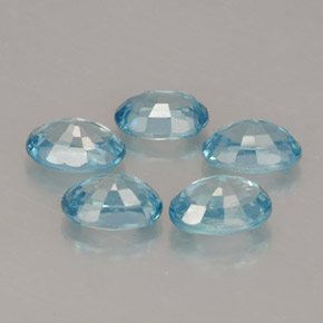 カラットの天然ブルージルコン（6.1×4 mm・オーバルカット）