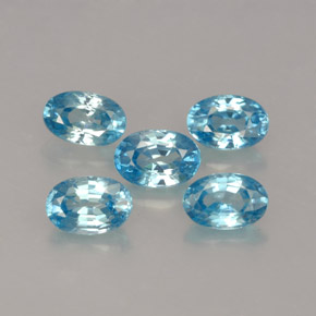カラットの天然ブルージルコン（6×4 mm・オーバルカット）
