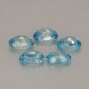 カラットの天然ブルージルコン（6×4 mm・オーバルカット）