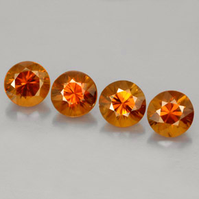 カラットの天然オレンジジルコン（5.50 mm・ラウンドカット）