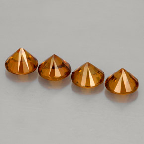 カラットの天然オレンジジルコン（5.50 mm・ラウンドカット）