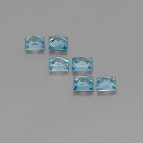 カラットの天然ブルージルコン（3.5×3.4 mm・四角）
