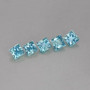 カラットの天然ブルージルコン（3.7×3.6 mm・四角）