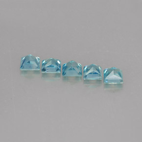 カラットの天然ブルージルコン（3.7×3.6 mm・四角）