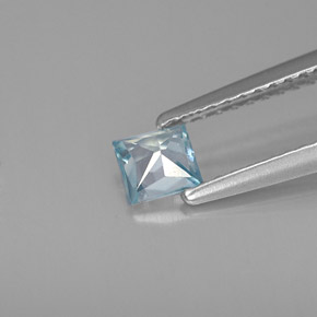 0.47カラットの天然ブルージルコン（4×3.9 mm・四角）