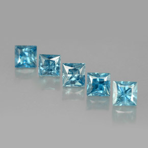 カラットの天然ブルージルコン（3.9×3.9 mm・四角）