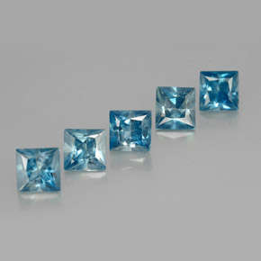 カラットの天然ブルージルコン（4.3×4.1 mm・四角）