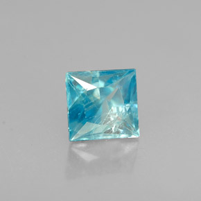 0.69カラットの天然ブルージルコン（4.5×4.3 mm・四角）
