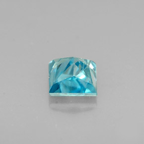 0.69カラットの天然ブルージルコン（4.5×4.3 mm・四角）