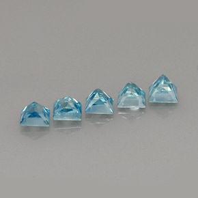 カラットの天然ブルージルコン（4×4 mm・四角）