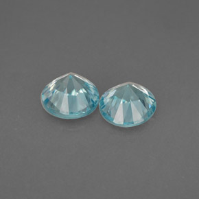 カラットの天然ブルージルコン（5.48 mm・ラウンドカット）