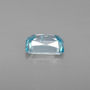 1.38カラットの天然ブルージルコン（7.1×5 mm・エメラルドカット）