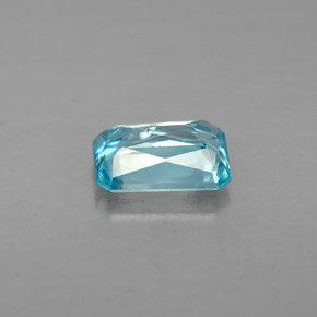 1.45カラットの天然ブルージルコン（7.1×5.2 mm・エメラルドカット）