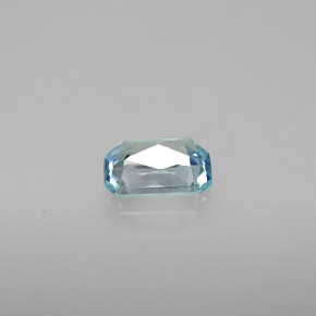 1.38カラットの天然ブルージルコン（7.1×5 mm・エメラルドカット）