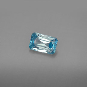 1.31カラットの天然ブルージルコン（7.1×4.7 mm・エメラルドカット）