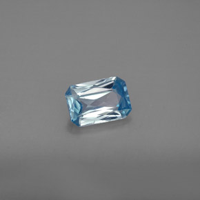 1.20カラットの天然ブルージルコン（7×4.8 mm・エメラルドカット）