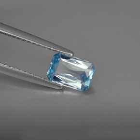 1.22カラットの天然ブルージルコン（7.1×4.9 mm・エメラルドカット）