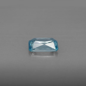1.23カラットの天然ブルージルコン（7.1×4.8 mm・エメラルドカット）