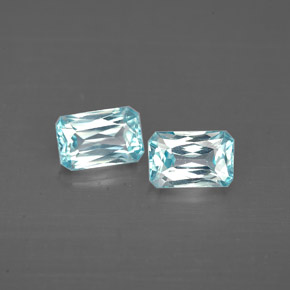 カラットの天然ブルージルコン（6.1×4 mm・エメラルドカット）