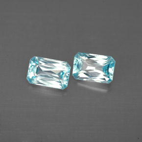 カラットの天然ブルージルコン（6.1×4 mm・エメラルドカット）