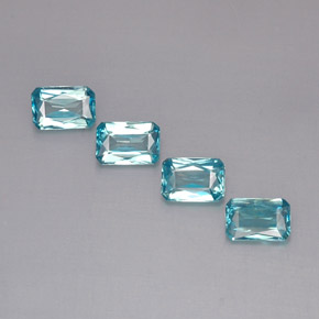 カラットの天然ブルージルコン（6×4.1 mm・エメラルドカット）