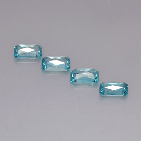 カラットの天然ブルージルコン（6×4.1 mm・エメラルドカット）
