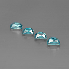 カラットの天然ブルージルコン（5.9×4.1 mm・エメラルドカット）