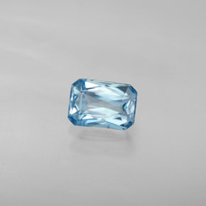1.30カラットの天然ブルージルコン（6.8×4.8 mm・エメラルドカット）