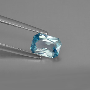 0.99カラットの天然ブルージルコン（6.6×4.8 mm・エメラルドカット）