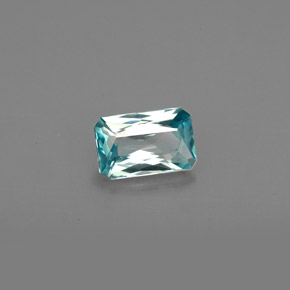 0.76カラットの天然ブルージルコン（6.1×4 mm・エメラルドカット）