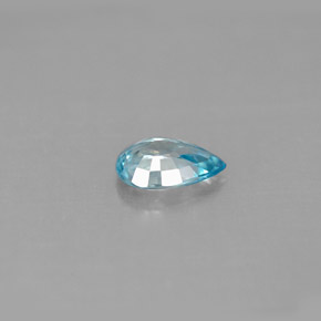 0.82カラットの天然ブルージルコン（6.9×4.8 mm・洋梨の形）