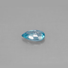 0.81カラットの天然ブルージルコン（7×4.7 mm・洋梨の形）