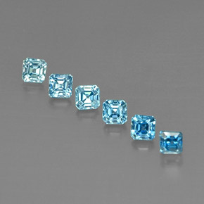 カラットの天然ブルージルコン（3.3×3.3 mm・エメラルドカット）