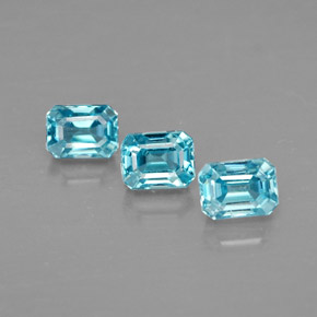 カラットの天然ブルージルコン（3.8×2.9 mm・エメラルドカット）