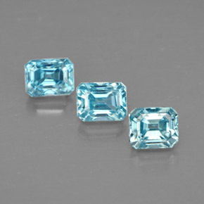 カラットの天然ブルージルコン（3.9×3.3 mm・エメラルドカット）