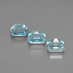 カラットの天然ブルージルコン（3.9×3.3 mm・エメラルドカット）