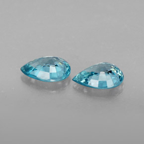 カラットの天然ブルージルコン（6.7×5 mm・洋梨の形）