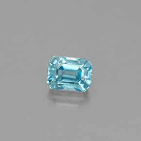 0.41カラットの天然ブルージルコン（4×3 mm・エメラルドカット）