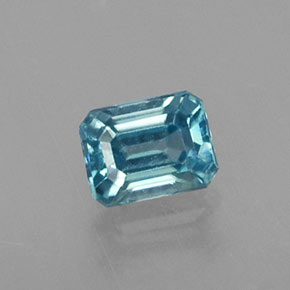 0.41カラットの天然ブルージルコン（4.2×3.2 mm・エメラルドカット）