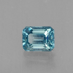 0.41カラットの天然ブルージルコン（4.2×3.2 mm・エメラルドカット）